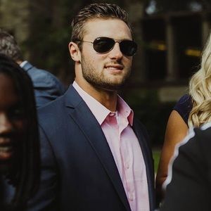 Meet your Posher, Logan